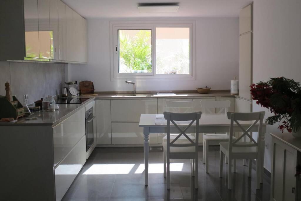 Hébergement de vacances Luxury House With 3 Bedrooms, Sea Wiew And Swimming Pool In A Quiet *